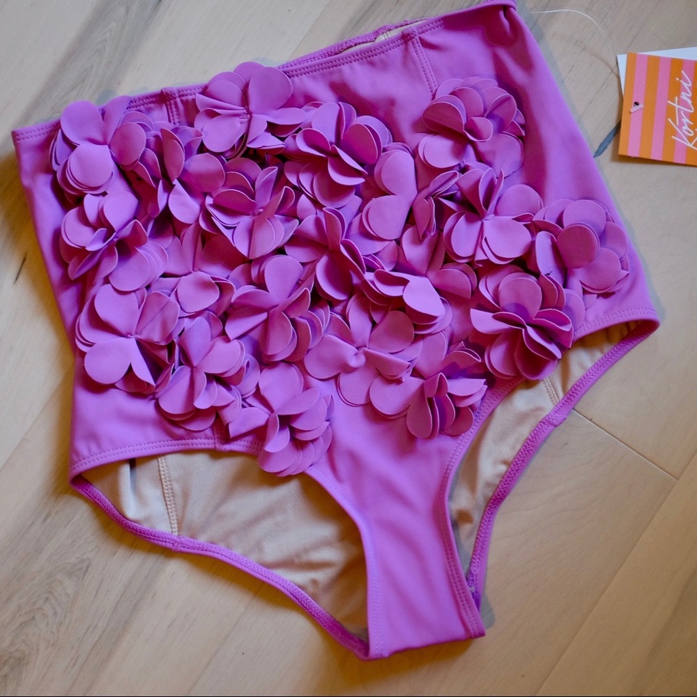 NWT Kortni Jeane 3D Floral Bottoms